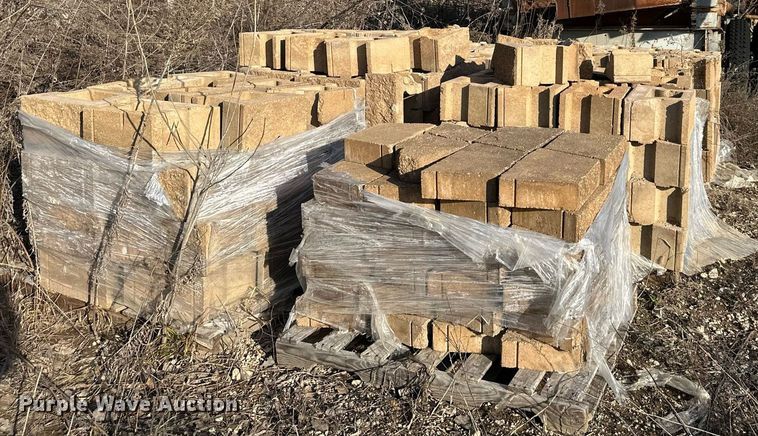 image for item OF9277 (6) pallets of keystone blocks