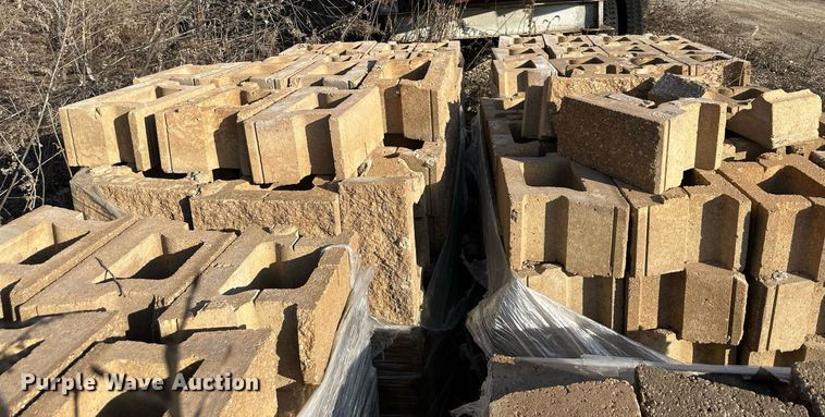 image for item OF9277 (6) pallets of keystone blocks