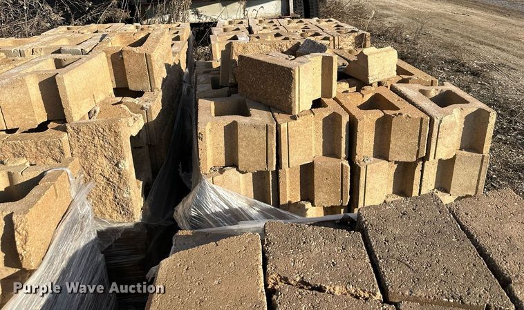 image for item OF9277 (6) pallets of keystone blocks