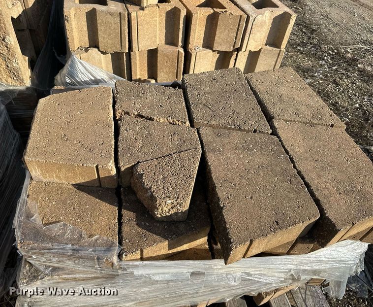 image for item OF9277 (6) pallets of keystone blocks
