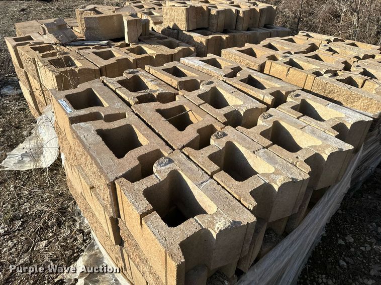image for item OF9277 (6) pallets of keystone blocks