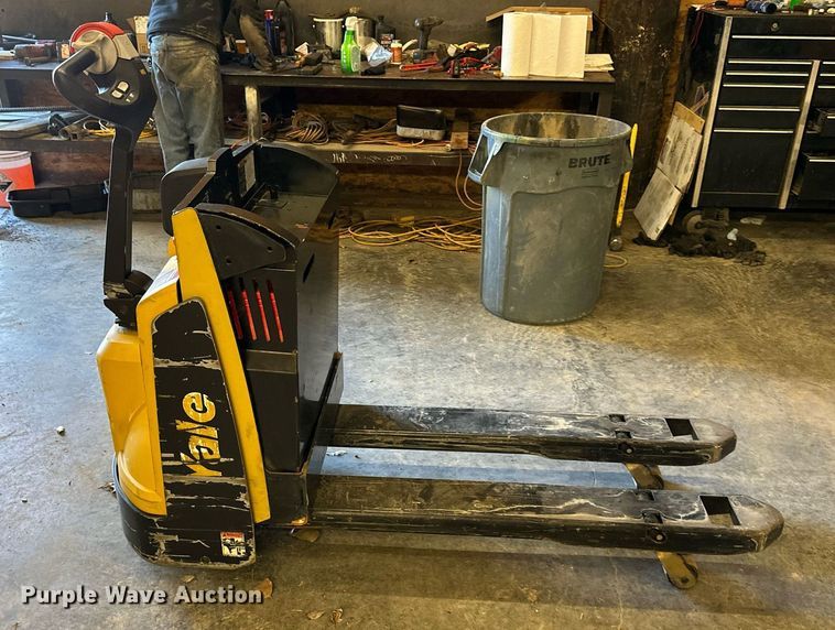 image for item OF9294 Yale  MPB045VGN24T2246 pallet jack