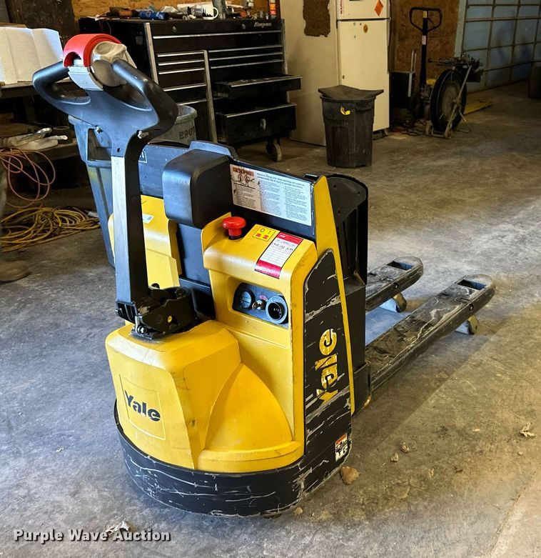 image for item OF9294 Yale  MPB045VGN24T2246 pallet jack