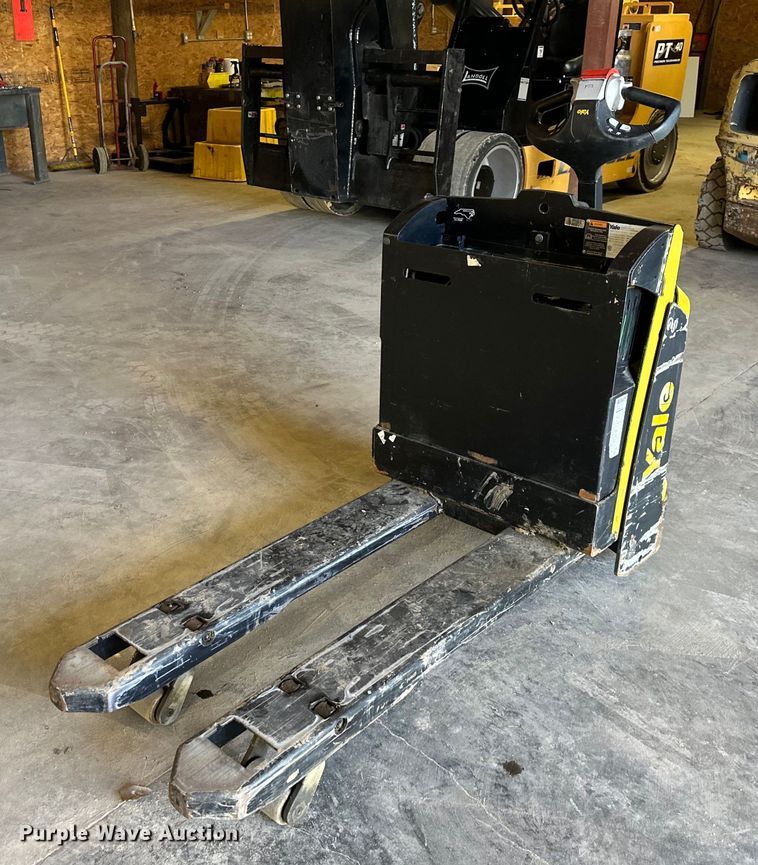 image for item OF9295 Yale  MPB045VGN24T2246 pallet jack