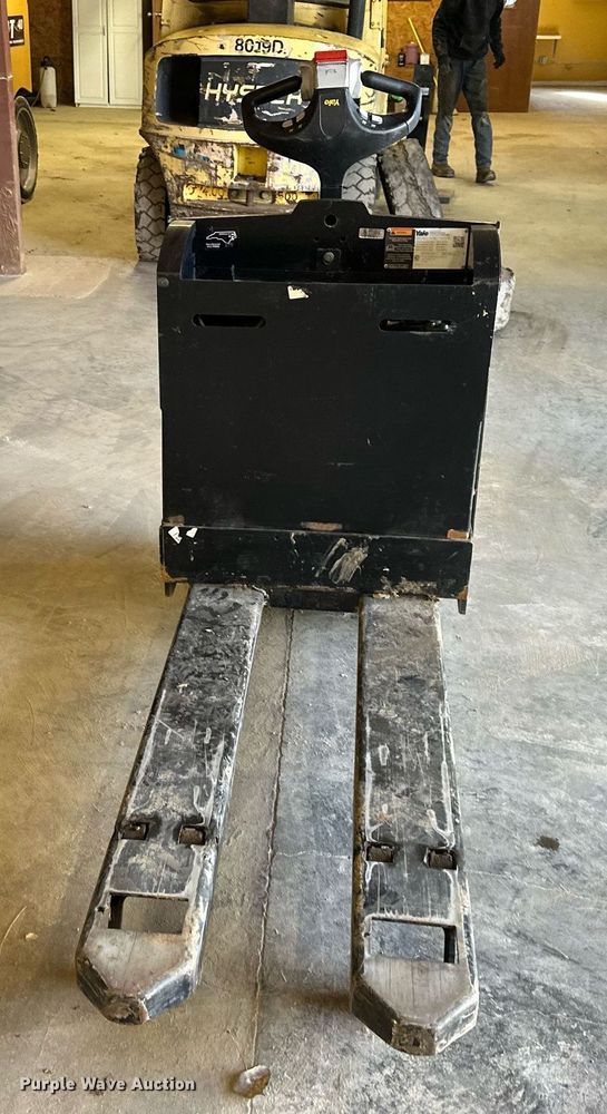 image for item OF9295 Yale  MPB045VGN24T2246 pallet jack
