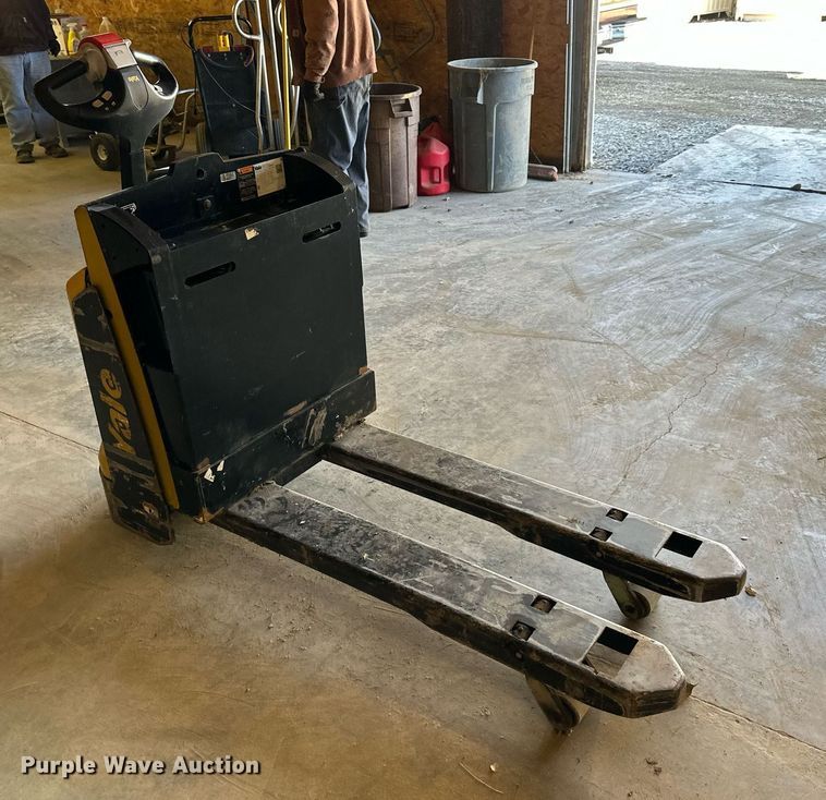 image for item OF9295 Yale  MPB045VGN24T2246 pallet jack