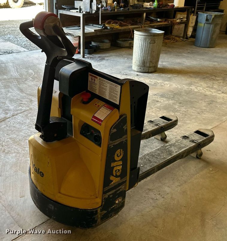 image for item OF9295 Yale  MPB045VGN24T2246 pallet jack