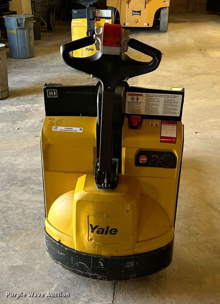 image for item OF9295 Yale  MPB045VGN24T2246 pallet jack