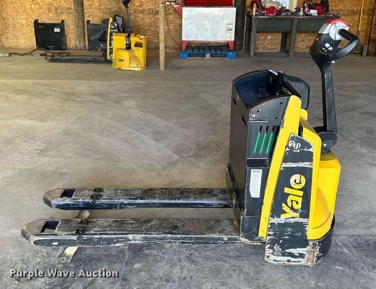 image for item OF9295 Yale  MPB045VGN24T2246 pallet jack
