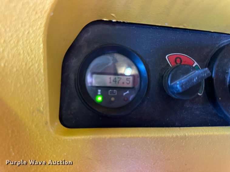 image for item OF9295 Yale  MPB045VGN24T2246 pallet jack