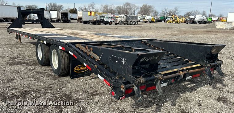 image for item OI9546 2014 Big Tex 22GN-25BK+5 equipment trailer