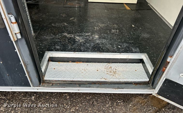 image for item OI9573 1996 Pace American enclosed cargo trailer