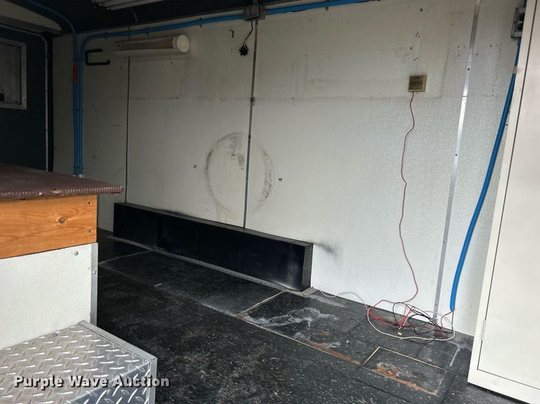 image for item OI9573 1996 Pace American enclosed cargo trailer