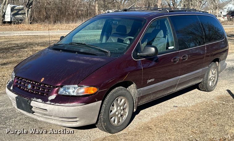 image for item OJ9424 1999 Plymouth Grand Voyager van
