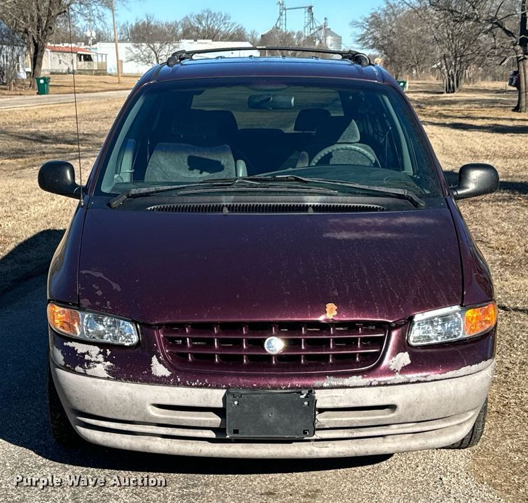 image for item OJ9424 1999 Plymouth Grand Voyager van