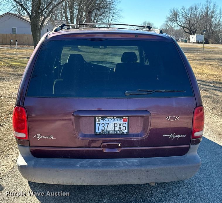 image for item OJ9424 1999 Plymouth Grand Voyager van