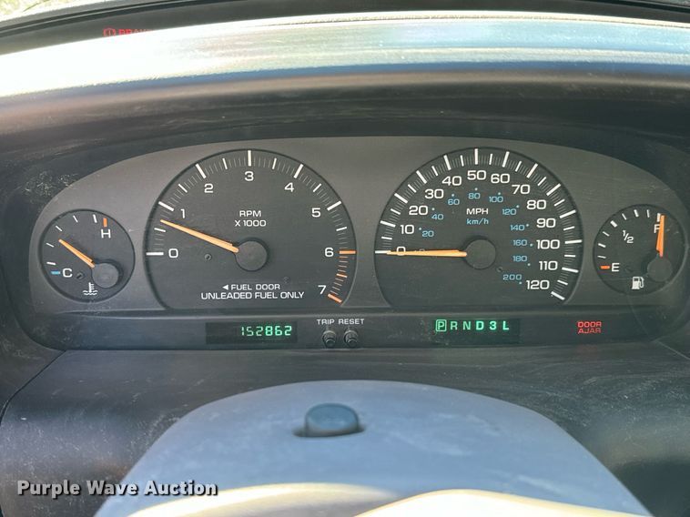 image for item OJ9424 1999 Plymouth Grand Voyager van