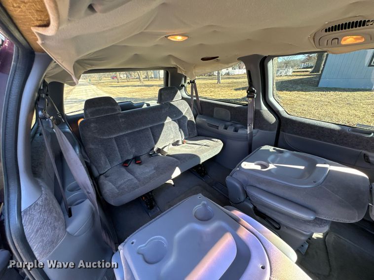 image for item OJ9424 1999 Plymouth Grand Voyager van