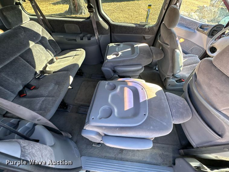 image for item OJ9424 1999 Plymouth Grand Voyager van