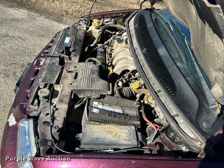 image for item OJ9424 1999 Plymouth Grand Voyager van