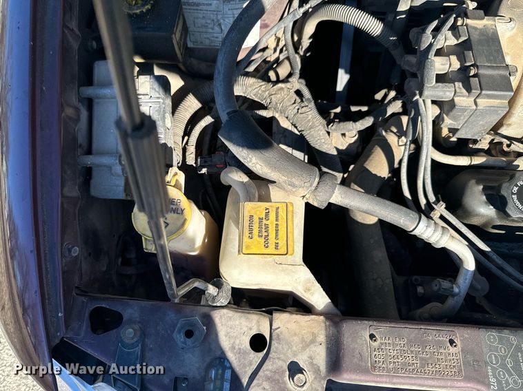 image for item OJ9424 1999 Plymouth Grand Voyager van