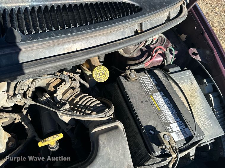 image for item OJ9424 1999 Plymouth Grand Voyager van