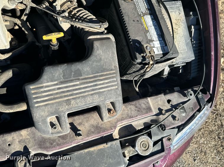 image for item OJ9424 1999 Plymouth Grand Voyager van