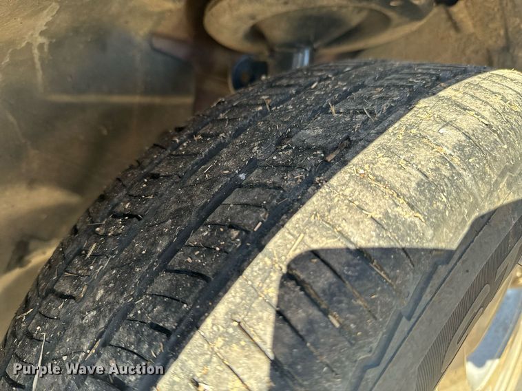 image for item OJ9424 1999 Plymouth Grand Voyager van