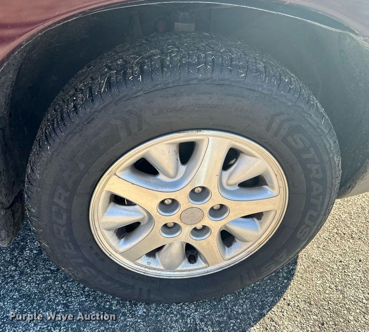 image for item OJ9424 1999 Plymouth Grand Voyager van