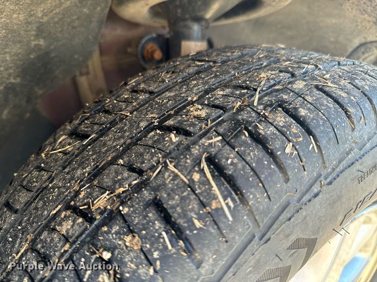 image for item OJ9424 1999 Plymouth Grand Voyager van