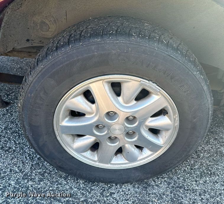 image for item OJ9424 1999 Plymouth Grand Voyager van