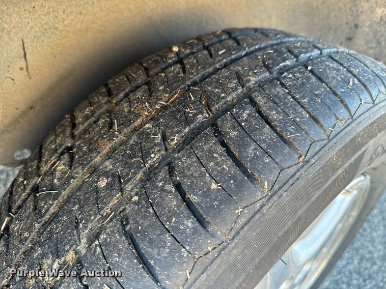 image for item OJ9424 1999 Plymouth Grand Voyager van