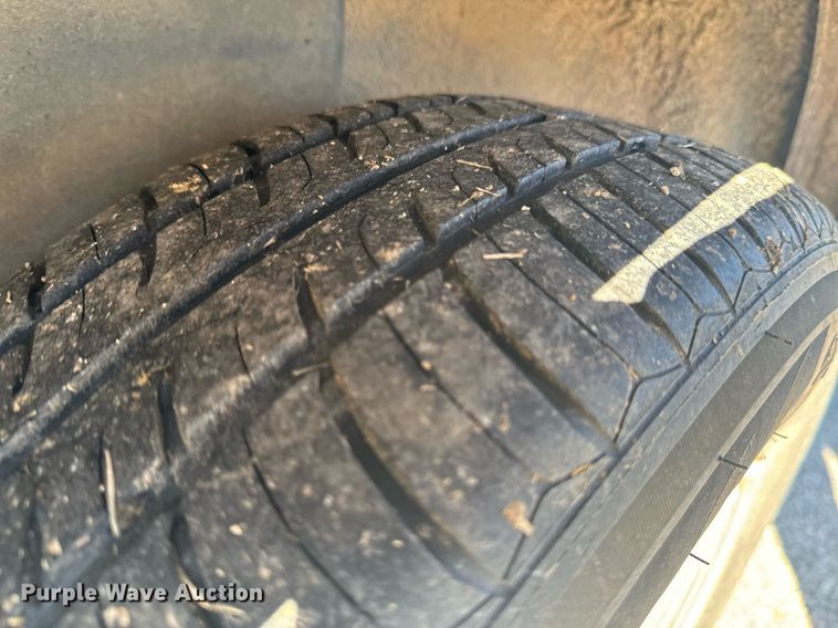 image for item OJ9424 1999 Plymouth Grand Voyager van