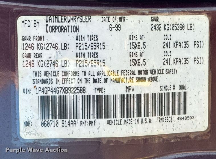 image for item OJ9424 1999 Plymouth Grand Voyager van