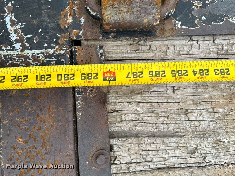 image for item OJ9463 2013 Titan equipment trailer