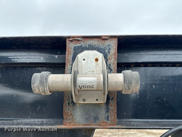 image for item OJ9463 2013 Titan equipment trailer