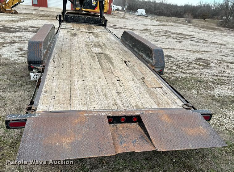 image for item OJ9463 2013 Titan equipment trailer