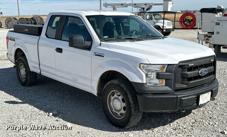 image for item OJ9483 2016 Ford  F150 XL SuperCab pickup truck