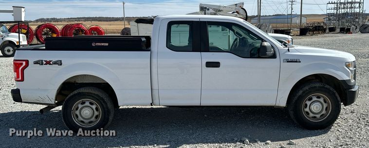 image for item OJ9483 2016 Ford  F150 XL SuperCab pickup truck