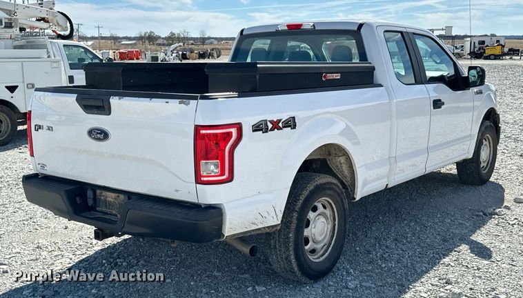 image for item OJ9483 2016 Ford  F150 XL SuperCab pickup truck