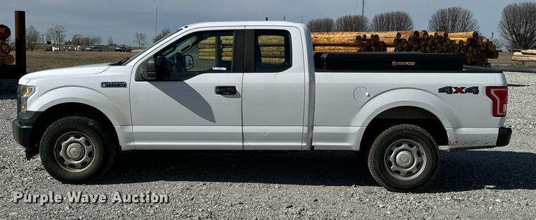 image for item OJ9483 2016 Ford  F150 XL SuperCab pickup truck
