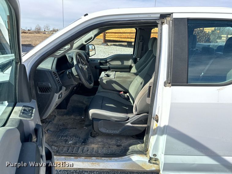 image for item OJ9483 2016 Ford  F150 XL SuperCab pickup truck