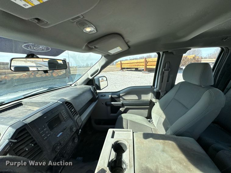 image for item OJ9483 2016 Ford  F150 XL SuperCab pickup truck