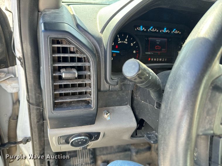 image for item OJ9483 2016 Ford  F150 XL SuperCab pickup truck