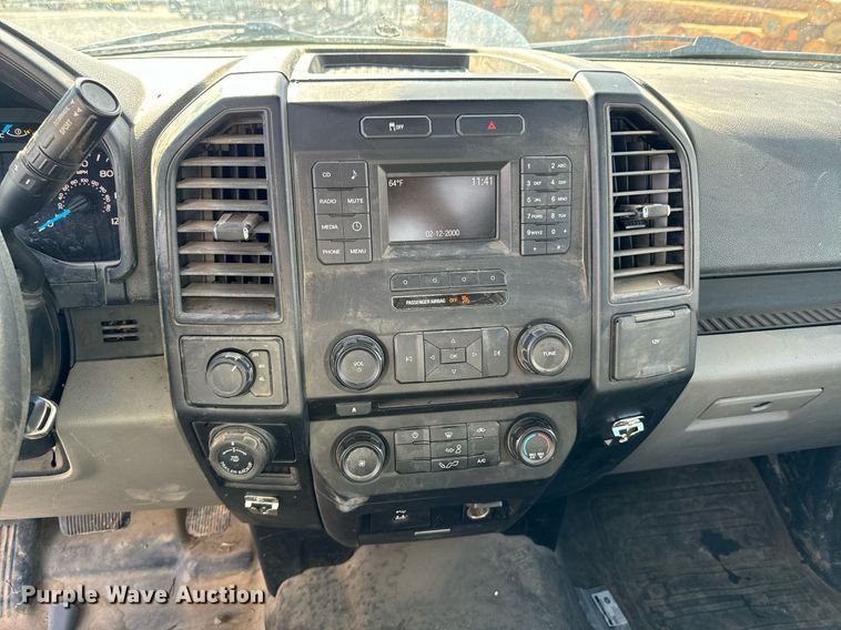 image for item OJ9483 2016 Ford  F150 XL SuperCab pickup truck