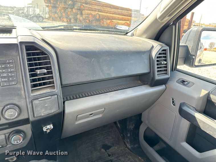 image for item OJ9483 2016 Ford  F150 XL SuperCab pickup truck