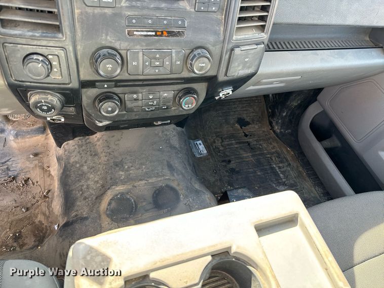 image for item OJ9483 2016 Ford  F150 XL SuperCab pickup truck