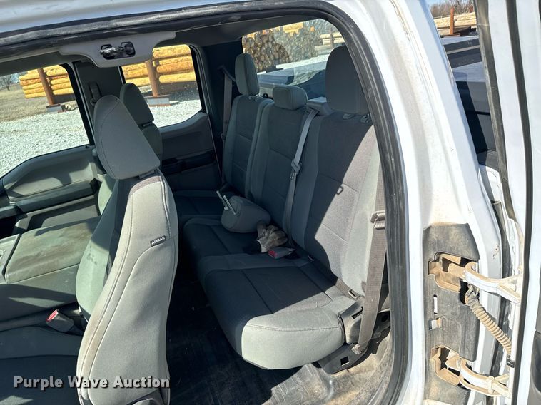 image for item OJ9483 2016 Ford  F150 XL SuperCab pickup truck