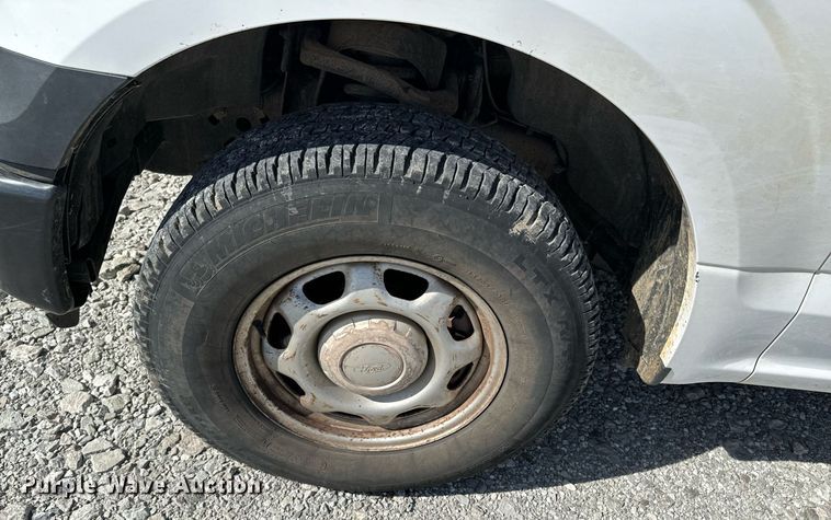 image for item OJ9483 2016 Ford  F150 XL SuperCab pickup truck