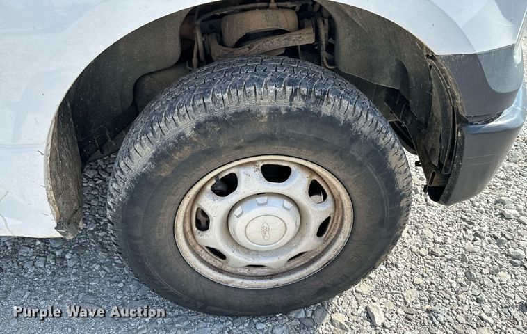 image for item OJ9483 2016 Ford  F150 XL SuperCab pickup truck